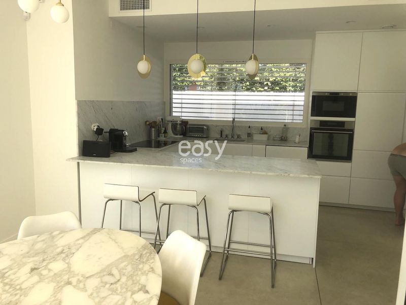 How to properly propose and offer your house for a professional and creative photo shooting session?